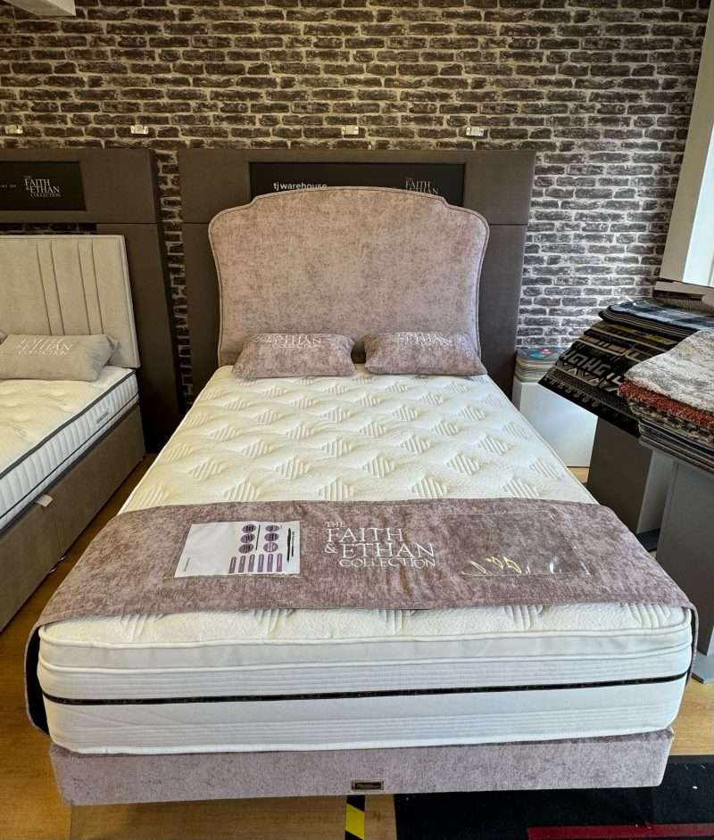 Murcia Floorstanding 56" & matching Casino Base with legs (Mattress not included)